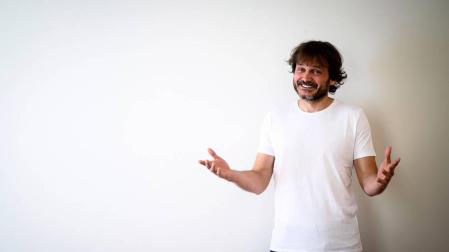 Salva Reina: "La gente se empeña en poner límites al humor"