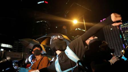 Enfrentamientos en Hong Kong en el quinto aniversario de la Revolución de los Paraguas