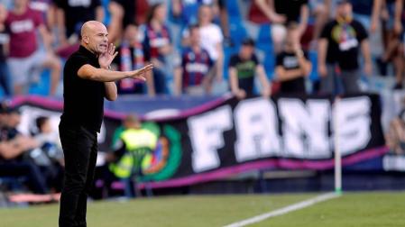 Paco López: "Hicimos méritos para llevarnos el partido"