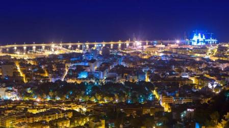 Vista nocturna de Santa Cruz de Tenerife.