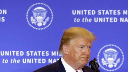 Trump defiende sus contactos con Ucrania ante el furor político en su contra