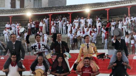 Gran tarde de toreo, en el desafío corellano entre Victorino y Los Maños