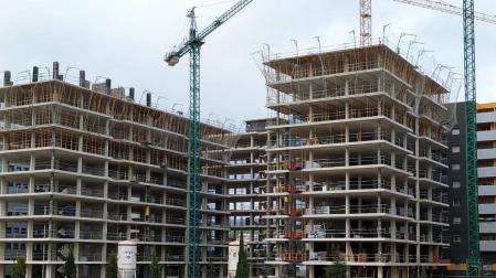 Un operario fallece en un accidente laboral en un edificio en obras en Erripagaña