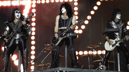 Kiss desata su espectáculo total en la última noche del Rock Fest Barcelona