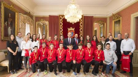 Recepción municipal en el Ayuntamiento a las selecciones navarras de pádel