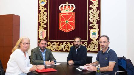 Cruz Roja traslada su labor al presidente del Parlamento de Navarra