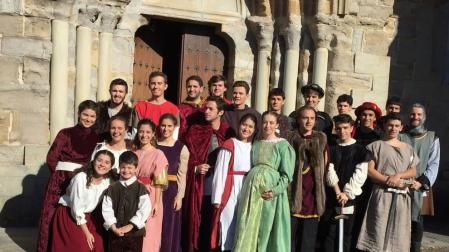 Alumnos de la Universidad de Navarra llevan las batallas medievales a Roncesvalles