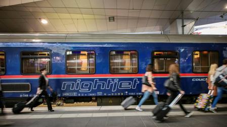 El tren nocturno, la creciente alternativa verde a la "vergüenza de volar"