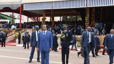 El presidente de Camerún ordena liberar al líder de la oposición y a 102 militantes