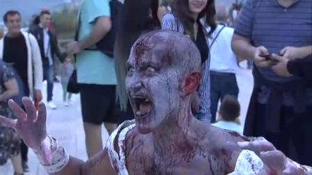 Los zombies más terroríficos toman las calles de Sitges