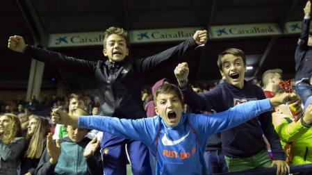 Todas las fotos del búscate en la grada del Osasuna - Villarreal