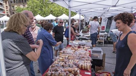 El mercado del sábado en Estella tendrá que buscar otra financiación