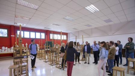 La Escuela Catalina de Oscáriz, sede provisional de la Unidad de Barrio de Milagrosa