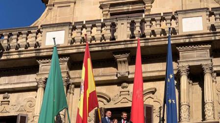 Casado afirma que "cualquier acuerdo que se tenga que hacer pasa por Navarra"