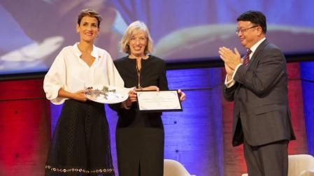 Chivite recoge en París el premio de la Unesco al programa Skolae