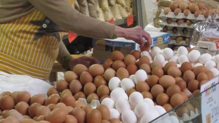 El precio de los huevos se encarece por la escasez de producto en Europa