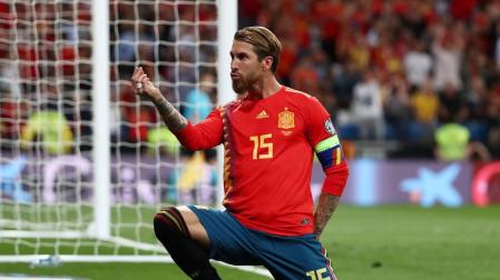 Sergio Ramos celebra un gol ante Suecia en el Santiago Bernabéu.