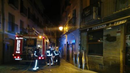 Un incendio provoca daños materiales en un bar de la calle Mayor de Tafalla