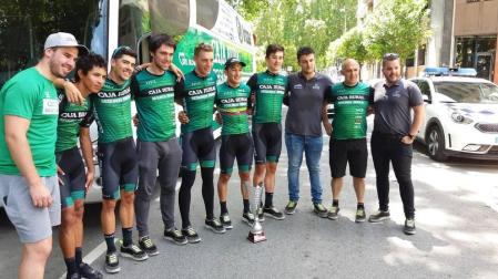 El equipo que consiguió la victoria en la Vuelta a Navarra con Jefferson Cepeda.