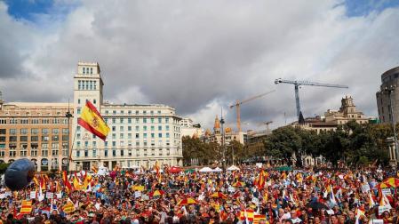 Unas 10.000 personas marchan en Barcelona por el 12-O