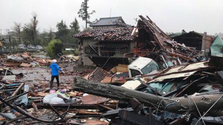 Casas destrozadas por la llegada del tifón Hagibis a Japón