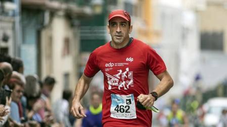 Un total de 700 atletas inscritos participaron este domingo, 13 de octubre, en la tradicional carrera que une ambas localidades.