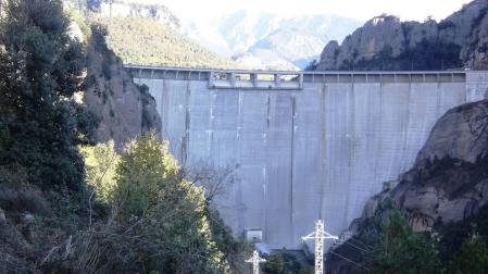 Presa leridana de la Llosa del Cavall desde la que se lanzó el fallecido