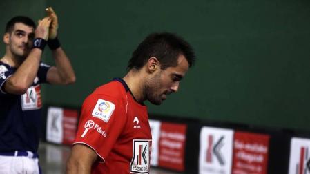 Ezkurdia pasa por encima de Oinatz en la Jaula