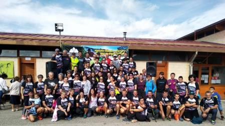 La cuarta edición de la carrera de montaña de ayer en Aoiz contó con la ayuda de un centenar de voluntarios, un apoyo e implicación que la organización quiso destacar y agradecer.