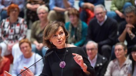 La vicepresidenta del gobierno de España, Carmen Calvo, hoy en Santander en un acto de precampaña en el Palacio de Festivales de Santander.