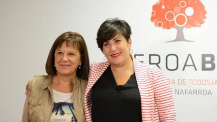 La candidata al Congreso de Geroa Bai, María Solana Arana, y al Senado a Esther Cremaes Mayorga.