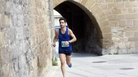Fotos de la I Carrera Ruta del Vino de Navarra celebrada este sábado con triunfos en categoría absoluta de Javier Nagore y Amaia Melero.