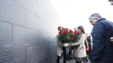 Homenaje del PSN en Sartaguda a las víctimas del franquismo
