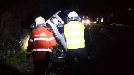 Heridos los ocupante de un coche tras accidentarse en la NA-121