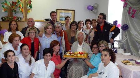 La cirbonera Vicenta Chivite celebra su cumpleaños número 104