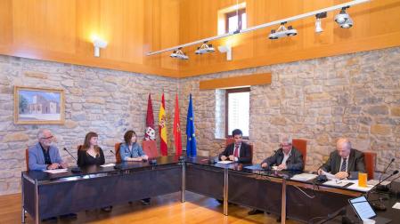 Polémica entre los dos grupos de Cizur por los salarios de dos ediles
