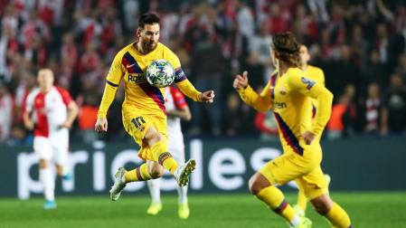 El primer gol fue obra de Messi en el minuto 3 al culminar una asistencia de Arthur Melo al primer toque
