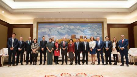 Navarra y Gansu acuerdan colaborar en turismo, energías renovables y agroalimentación