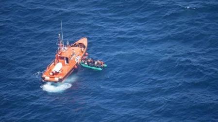 Rescatados más de doscientos inmigrantes en el mar de Alborán