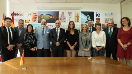 La delegación navarra, en la oficina económica y comercial de España en Shanghai.