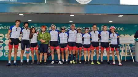 Equipo ciclista del Colegio de Médicos de Navarra.