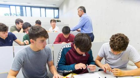 Alumnos de Bachillerato de Pamplona emulan el proyecto de un ingeniero