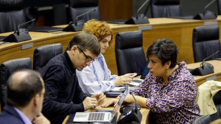 Admitida una proposición para limitar las horas de religión en colegios navarros