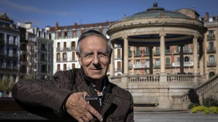 La vida de Fernando Cervantes, hijo de uno de los directores de La Pamplonesa