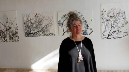 El recuerdo de una madre como hilo conductor de la obra de Ángela Moreno