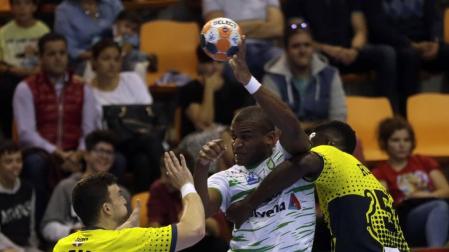 El Helvetia Anaitasuna busca ante el Valladolid su primer triunfo en casa