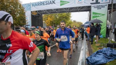 Joseba Díaz y Ana Llorens se imponen en una carrera disputada bajo la lluvia.