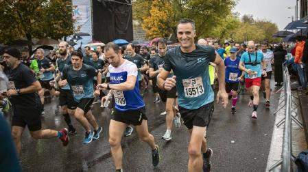 Joseba Díaz y Ana Llorens se imponen en la VII Carrera de las Murallas bajo la lluvia