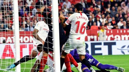 Sevilla y Atlético van a por el triunfo y terminan encontrando un empate