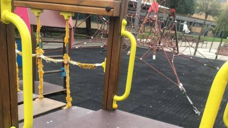 Mutilva recoge firmas para pedir al consistorio un parque infantil cubierto
